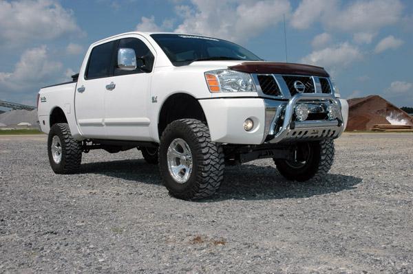 Nissan Titan - โดยเฉพาะอย่างยิ่งสำหรับผู้ชายที่แข็งแกร่ง