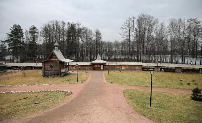 Nevsky Forest Park: คริสตจักร Pokrovskaya - ฟีนิกซ์สถาปัตยกรรมเก่าแก่ของรัสเซีย