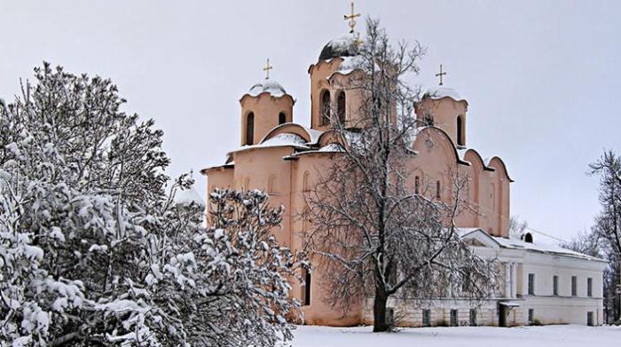 วิหาร Nikolo-Dvorishchensky, Veliky Novgorod: ภาพถ่ายและคุณสมบัติทางสถาปัตยกรรม