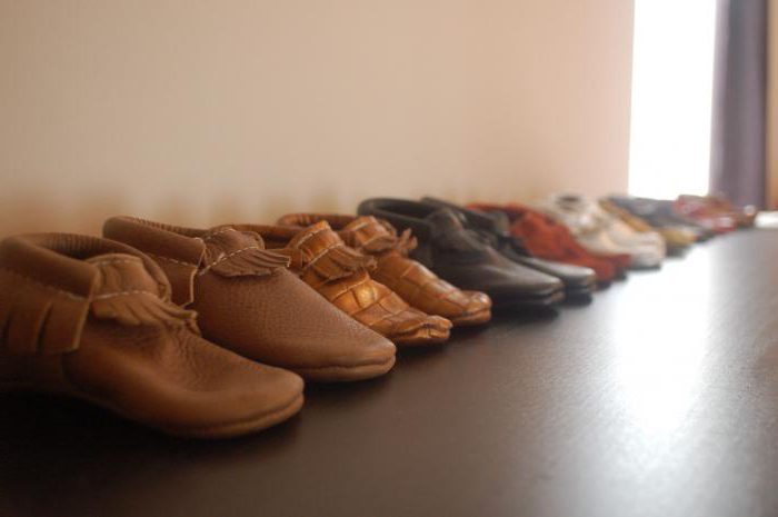 รองเท้าแตะสำหรับเด็กผู้ชาย - ความงามหรือความสะดวกสบาย?