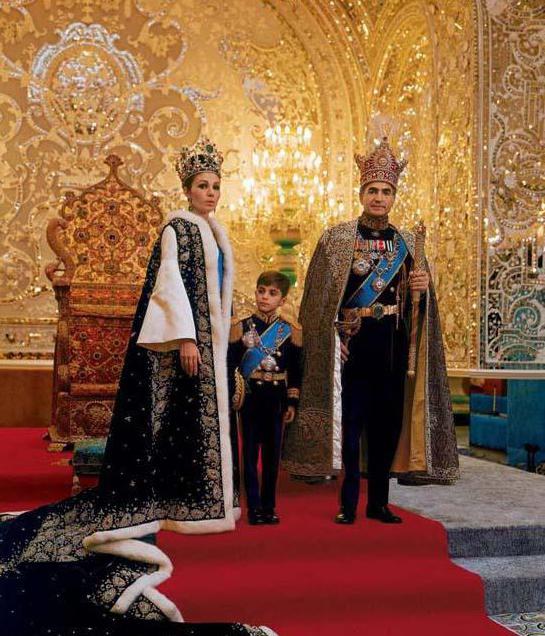 จักรพรรดินีแห่งไฟหน้า irana ของ pahlavi