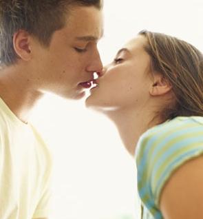 คำแนะนำบางประการเกี่ยวกับการทำให้ผู้ชายดีในระหว่างการจูบ