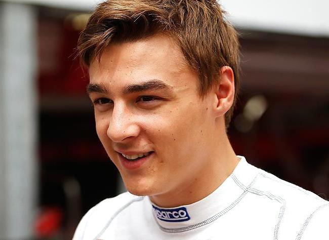 ชีวประวัตินักแข่ง Artem Markelov 