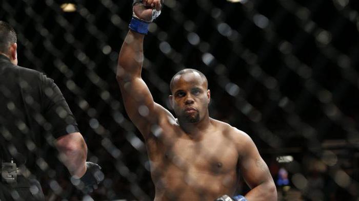 Daniel Cormier: แชมป์อายุไม่ได้เป็นอุปสรรค!